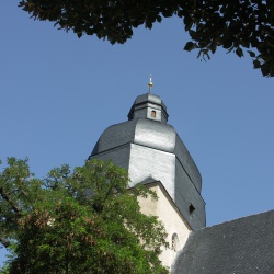 KIRCHEN UND SCHLÖSSER