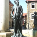 Bergsänger- Figur des Knappenbrunnens in Eisleben (Foto Sauerzapfe)
