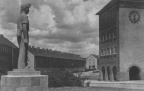Standbild eines Bergmanns im Zentrum des Neubauviertels Sangerhausen  Westsiedlung  Archiv Spilker 