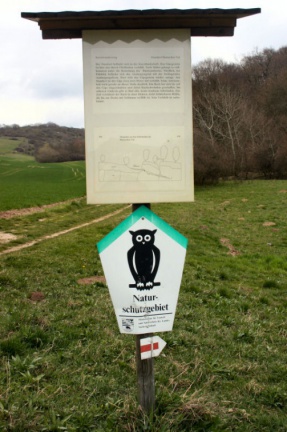 Informationstafel und NSG-Schild Hainisches Tal (Foto Dr.S.König) 