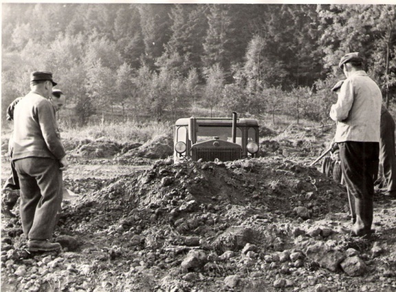 Sanierung des Ölgrundteiches in Wiederstedt  (Foto Anglerverein- Hans Schurtzmann) 