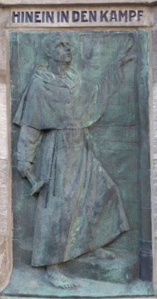 Lutherdenkmal - Hinein in den Kampf (Foto Sauerzapfe 2017)