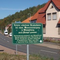 Hinweisschild an der alte Pumpe (Foto Sauerzapfe)
