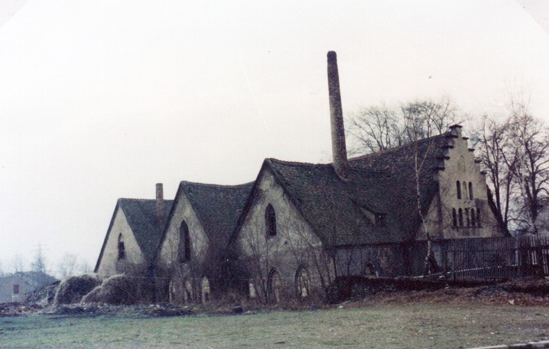 Kupferhütte Sangerhausen von Nordwesten - 1975 (Archiv Vollrath).jpg