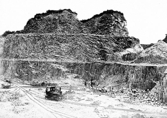 Bild 06 - Basaltsteinbruch Willscheider Berg um 1900