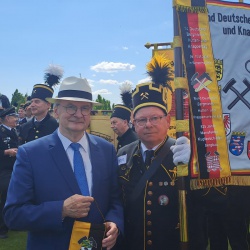 10. 5. 25 - Fahnenschleifen