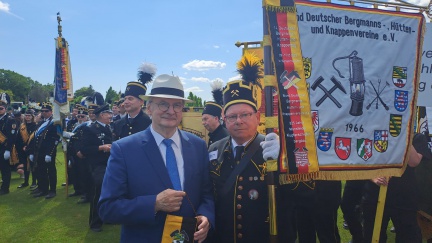 01 Fahnenschleifen