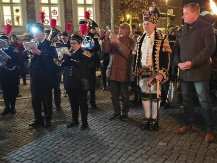 Bild 05 Bergvogt und Bürgermeister haben den Startschuss gegeben